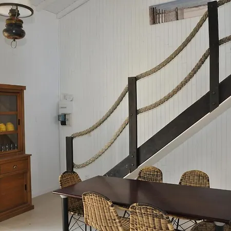 Duplex Près De La *